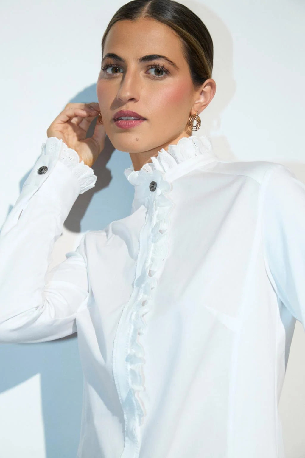 Bariloche Abria white shirt – ruffled mandarin collar and placket detail