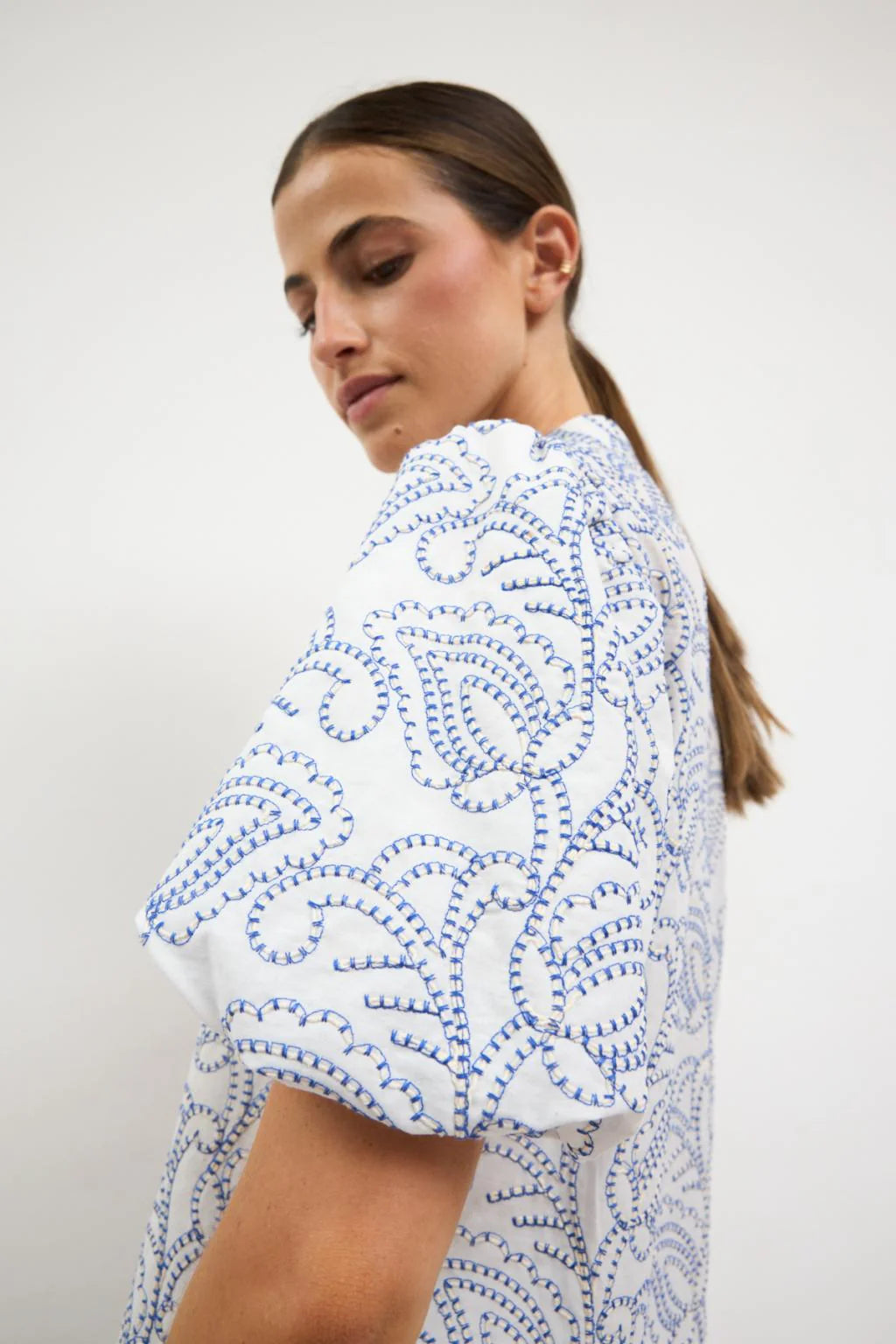 Bariloche white puff sleeve embroidered blouse side view