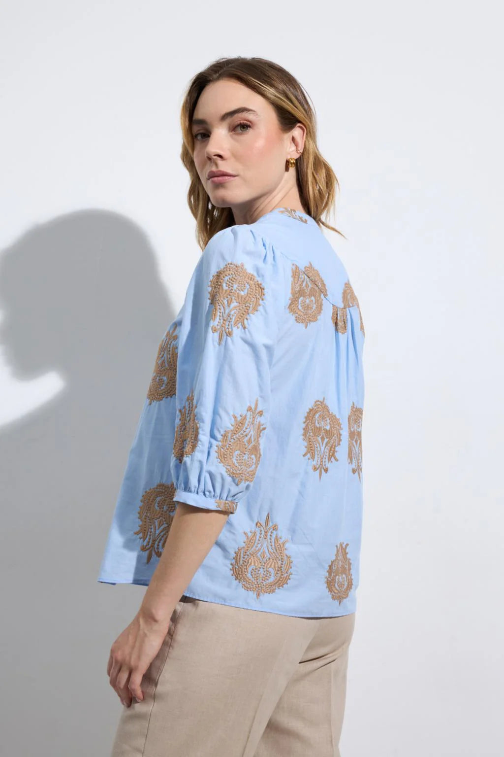 Bariloche Bielsa embroidered blouse back view