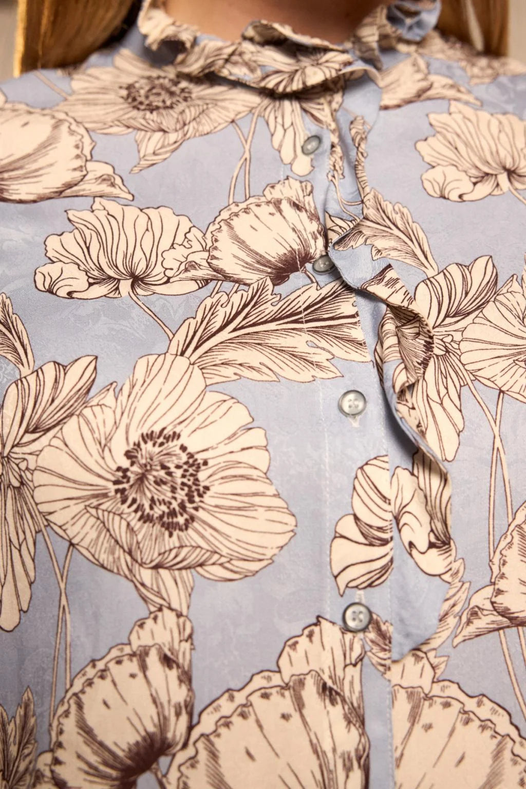Bariloche Burriana light blue blouse – floral print and button detail
