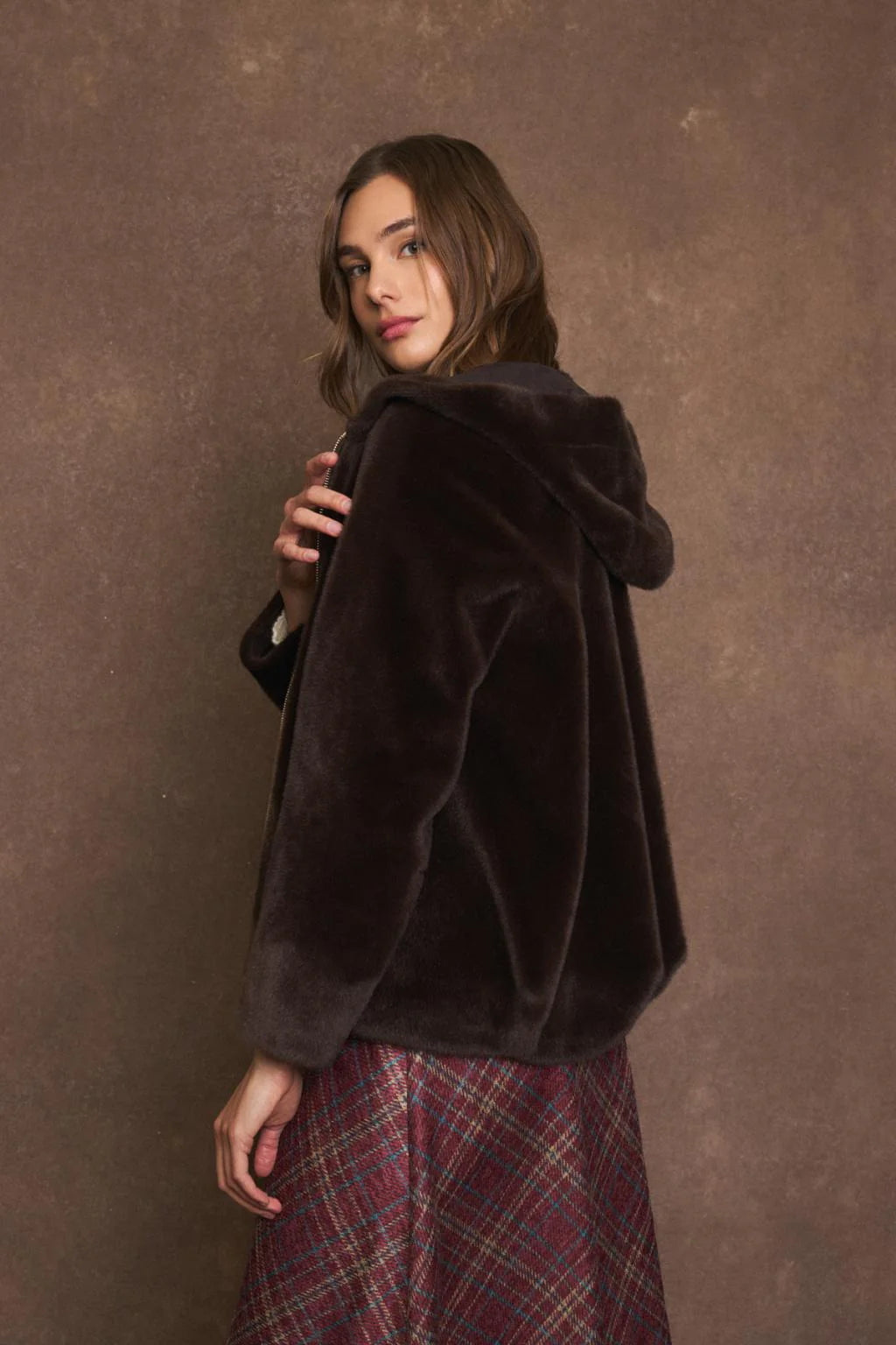 Back view of Bariloche Calipolis jacket with soft hood detail