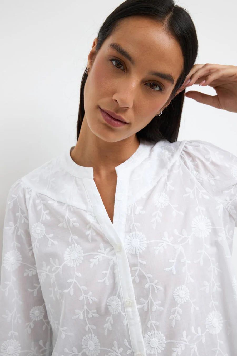 Bariloche Clavel white floral embroidered blouse close-up neckline detail