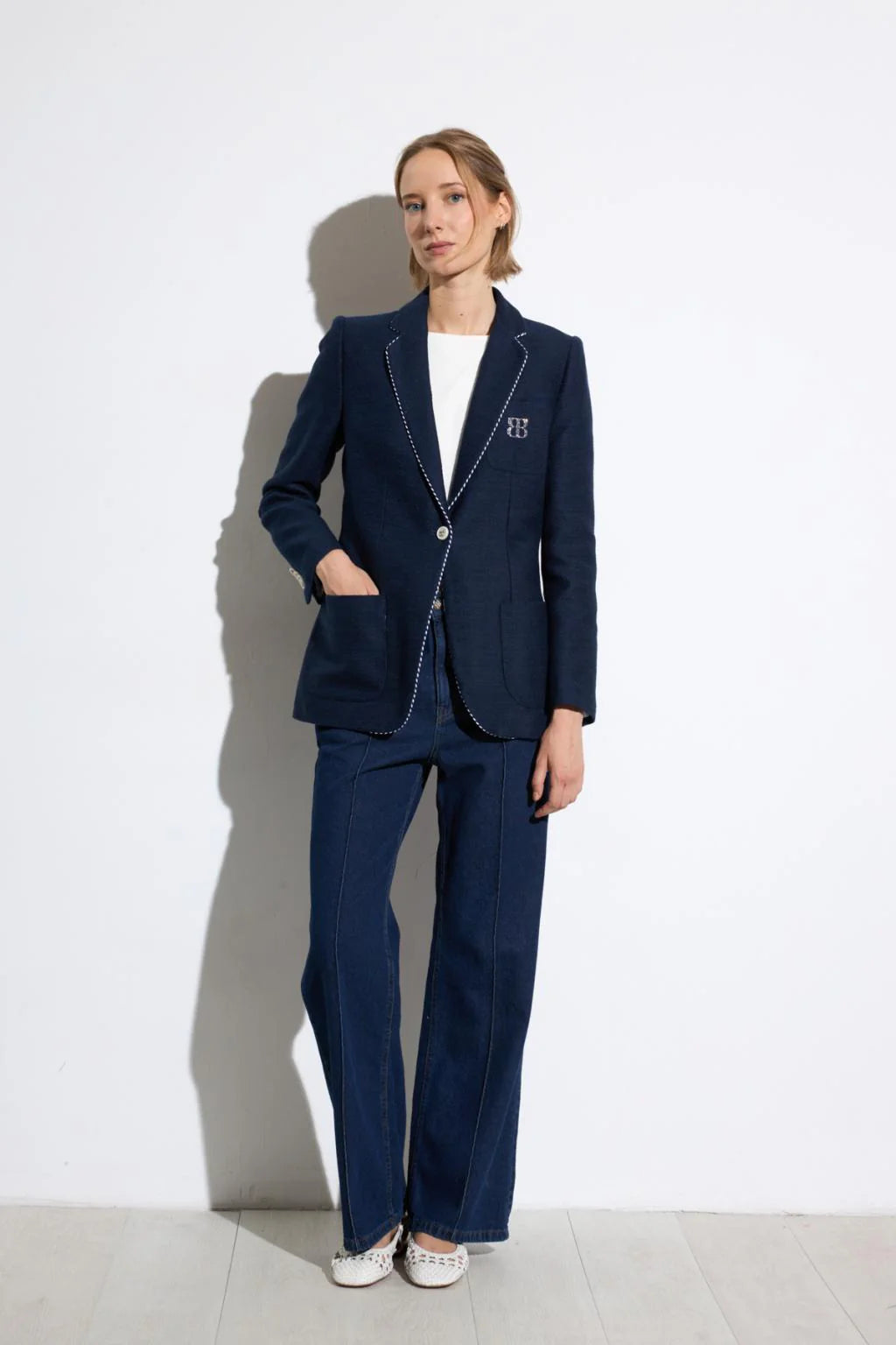 Bariloche Hidra slim fit blazer full outfit view