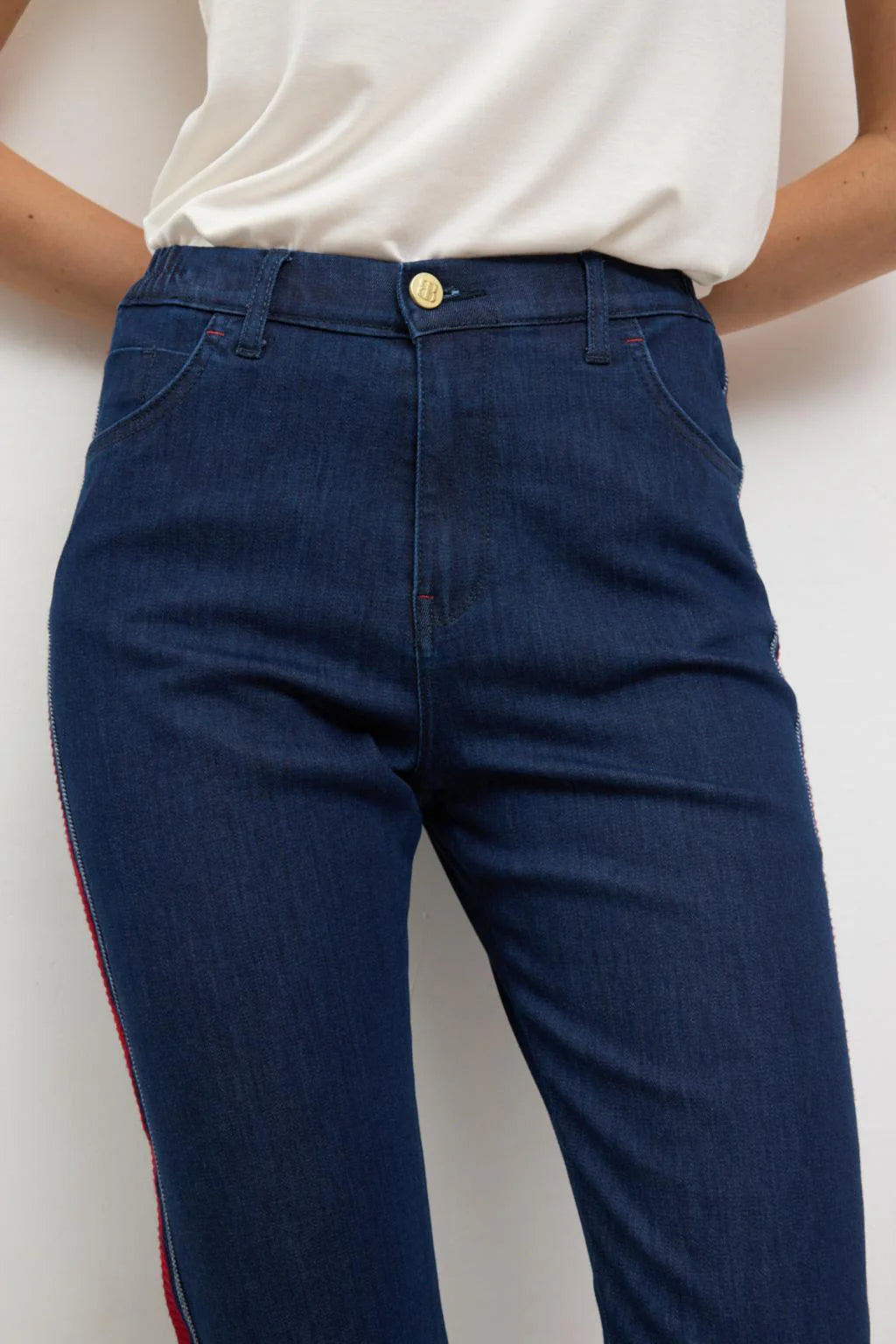 Bariloche dark indigo capri jeans front view