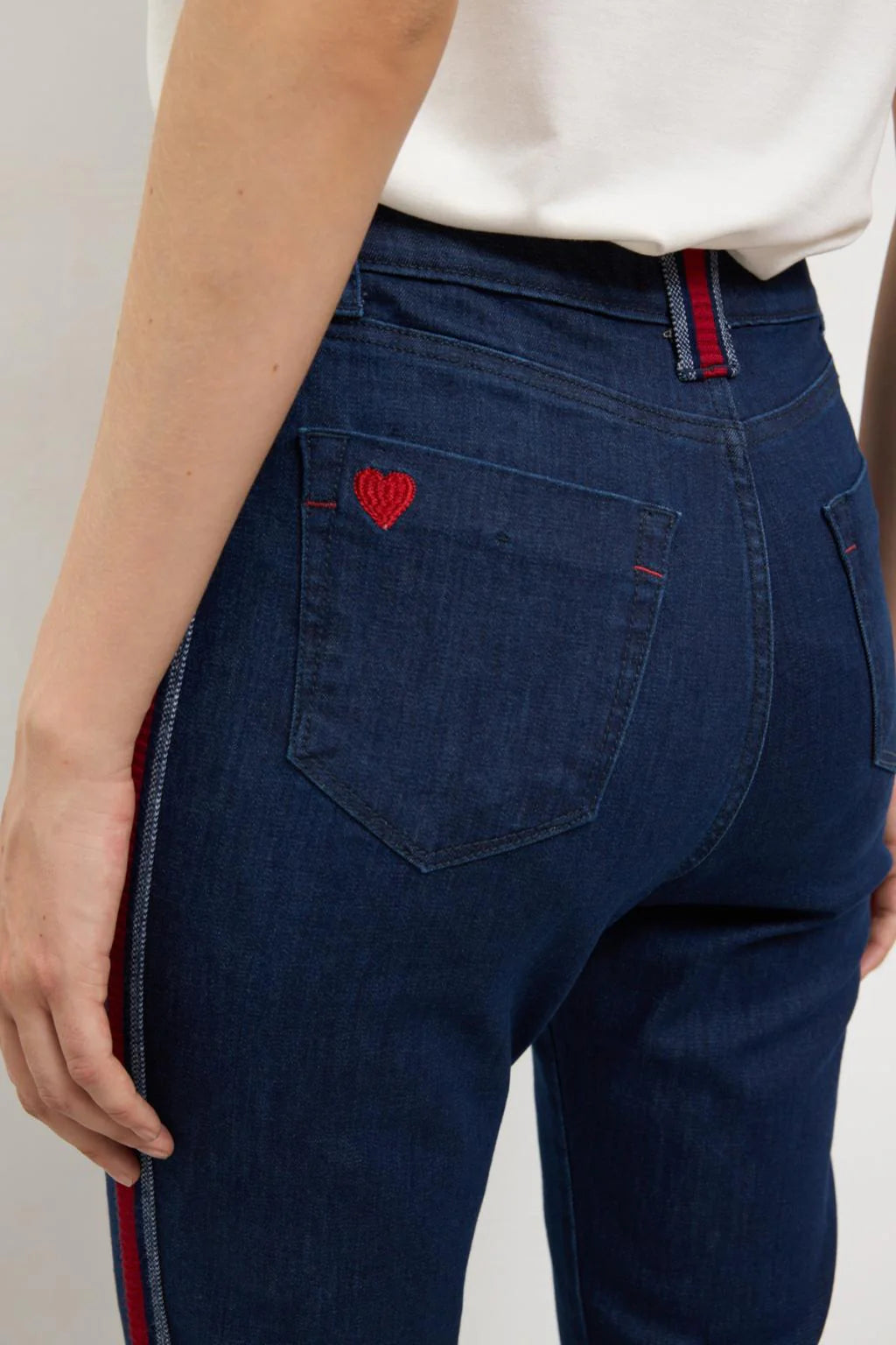 Bariloche Melodia denim capri jeans back pocket heart embroidery