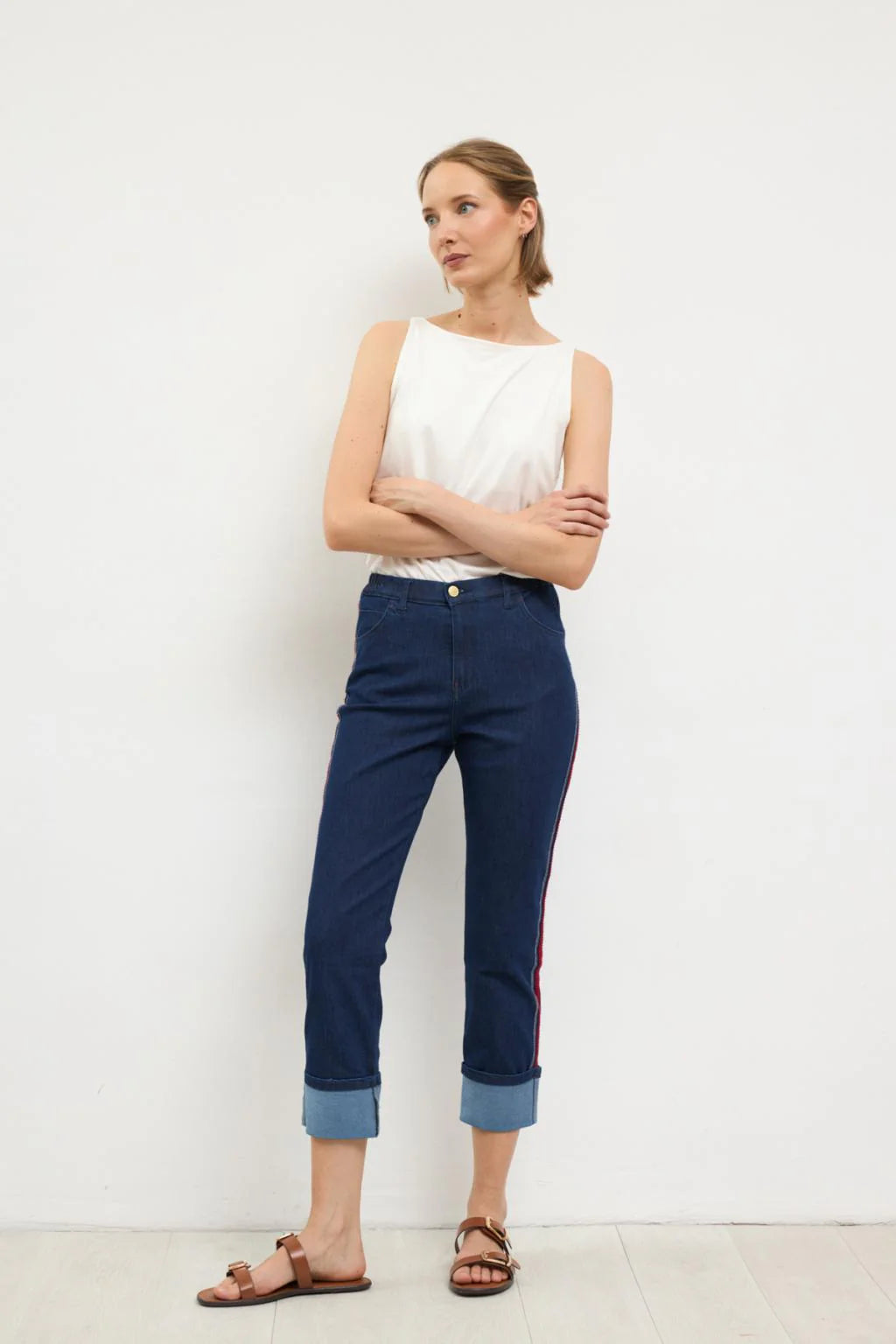 Bariloche Melodia dark denim capri jeans with turn up hem front view