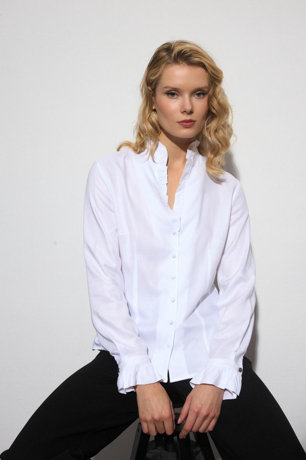 Bariloche Navona white ruffle shirt with Mao collar and V-neck