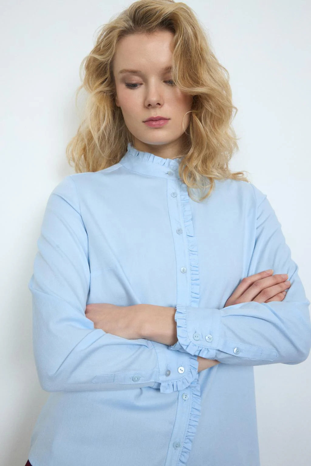 Bariloche Vareia blue poplin work shirt with ruffle collar