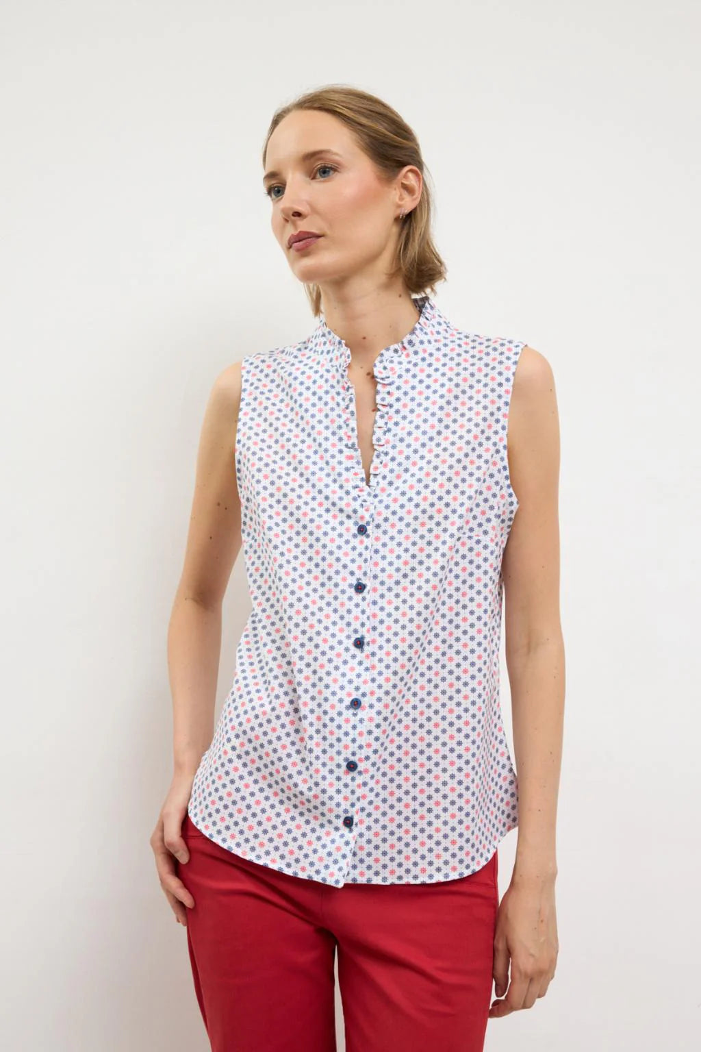 Bariloche sleeveless blouse side view lightweight fabric