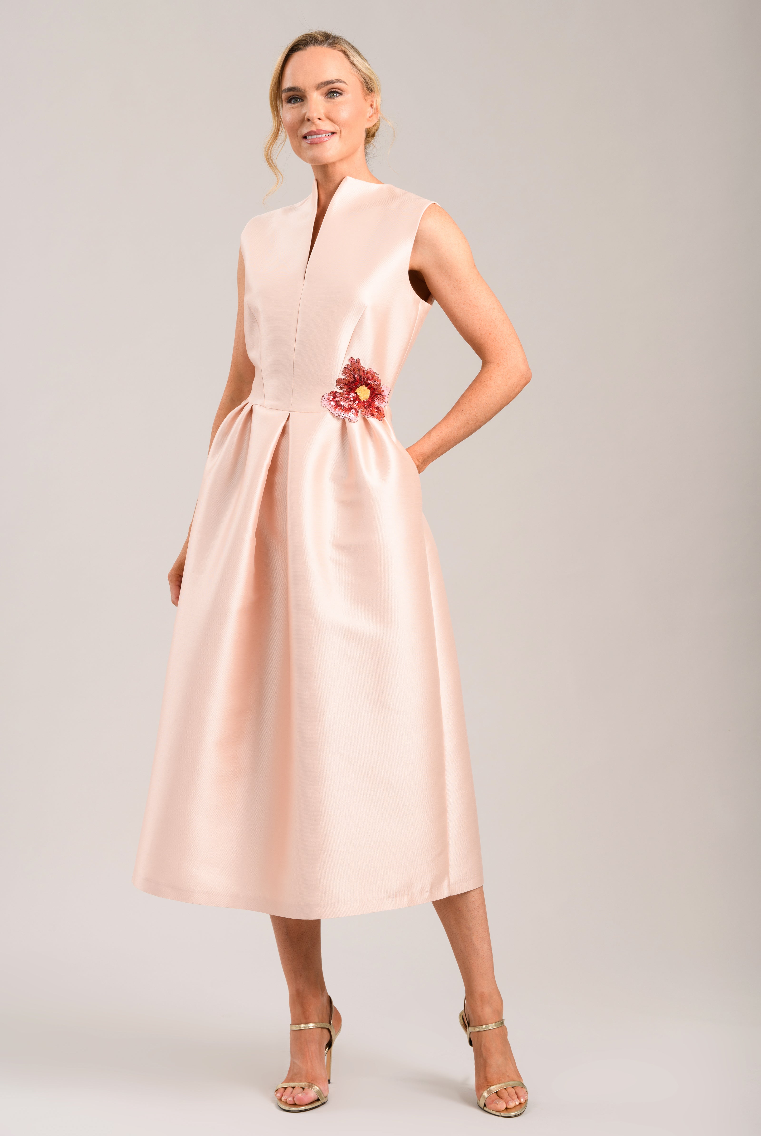 bridesmaid dresses kilkenny Alannah just so incredibly gorgeous oh my gosh Alannah looked simply stunning on her wedding day . I had the pleasure of working with Alannah and her gorgeous bridal party