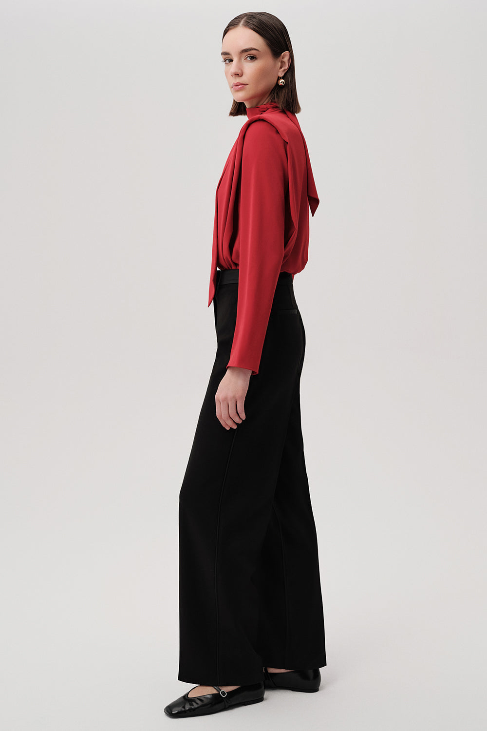 Exquise Ida Tailored Black Trousers – side piped seams