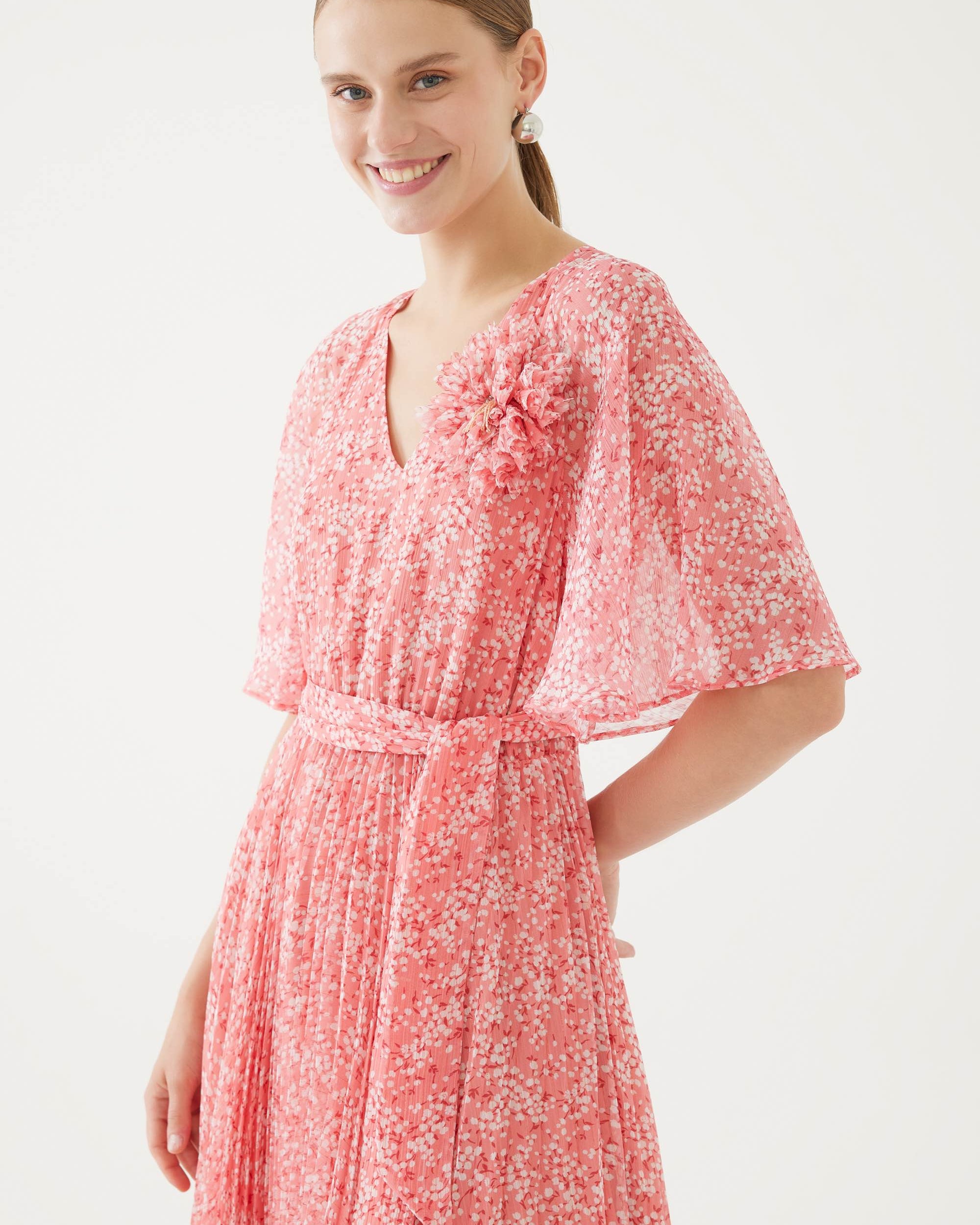 Exquise Pink Blossom Print Pleated Midi Dress With Butterfly Sleeves 