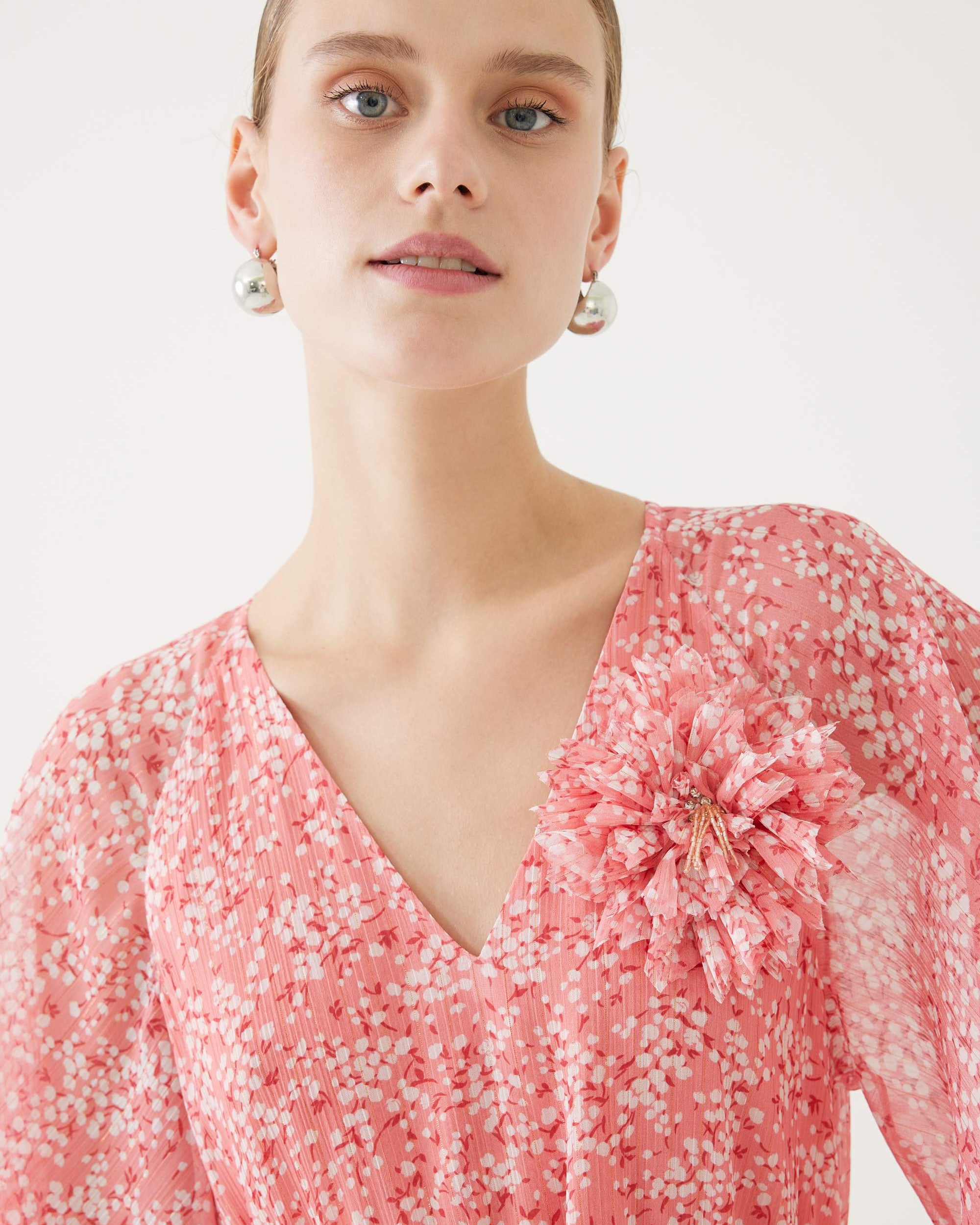 Exquise Pink Blossom Print V Neck Pleated Midi Dress
