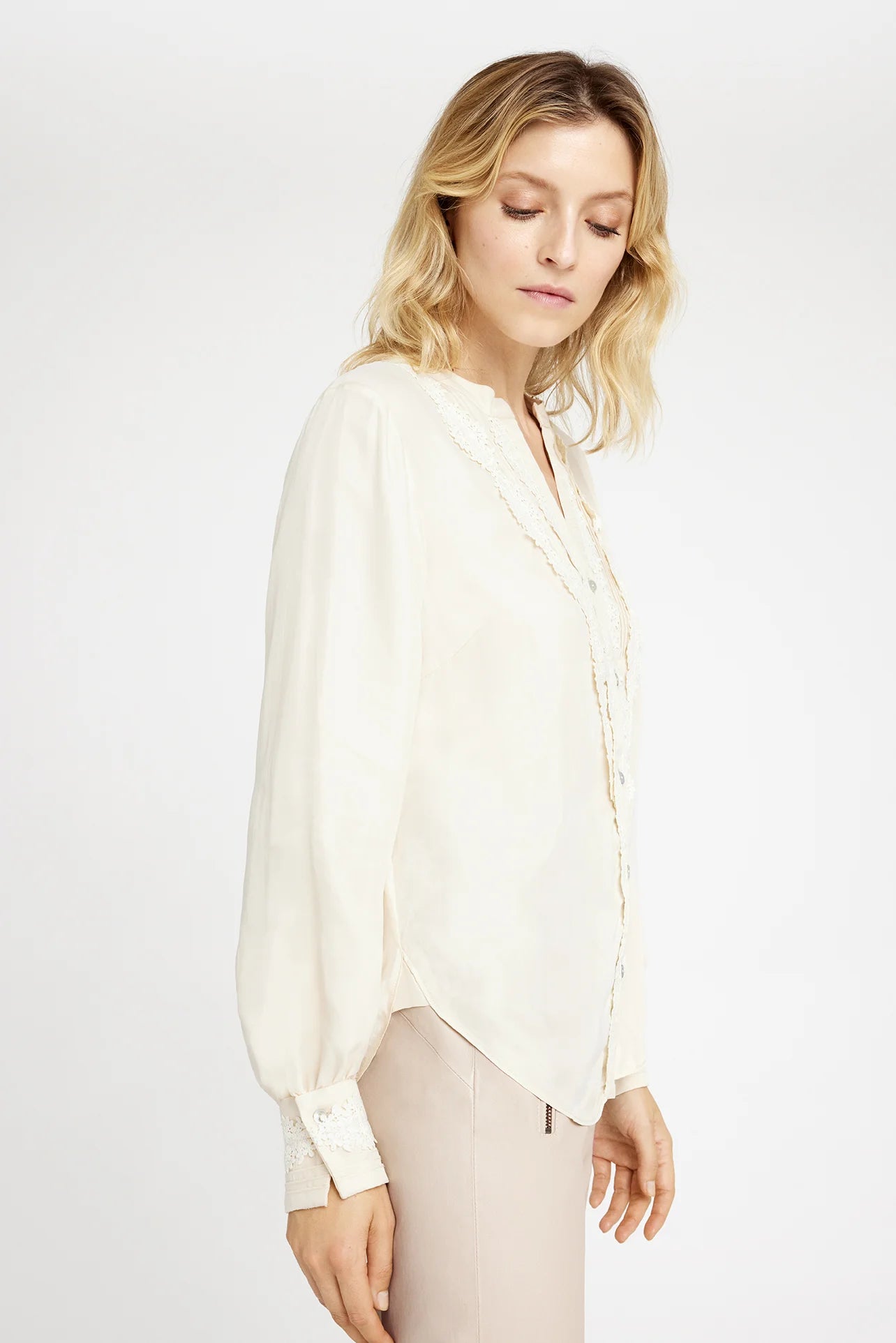 Gustav Carmen Lace Detail Womens Blouse In Cream