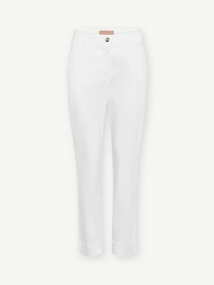 Gustav Carli white 7/8 length chino trousers in stretch cotton with tailored silhouette