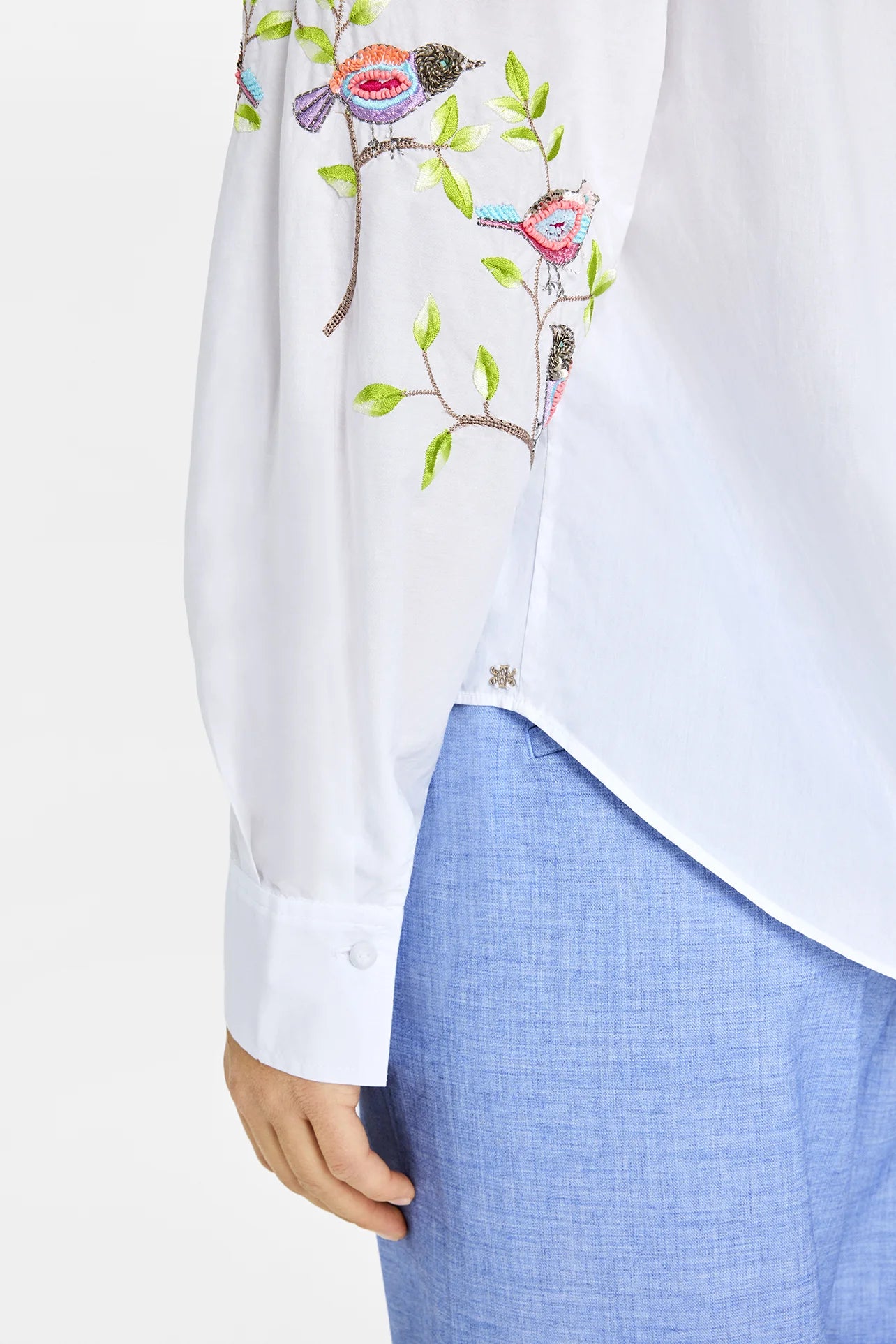 Gustav Bayanne white embroidered blouse detail