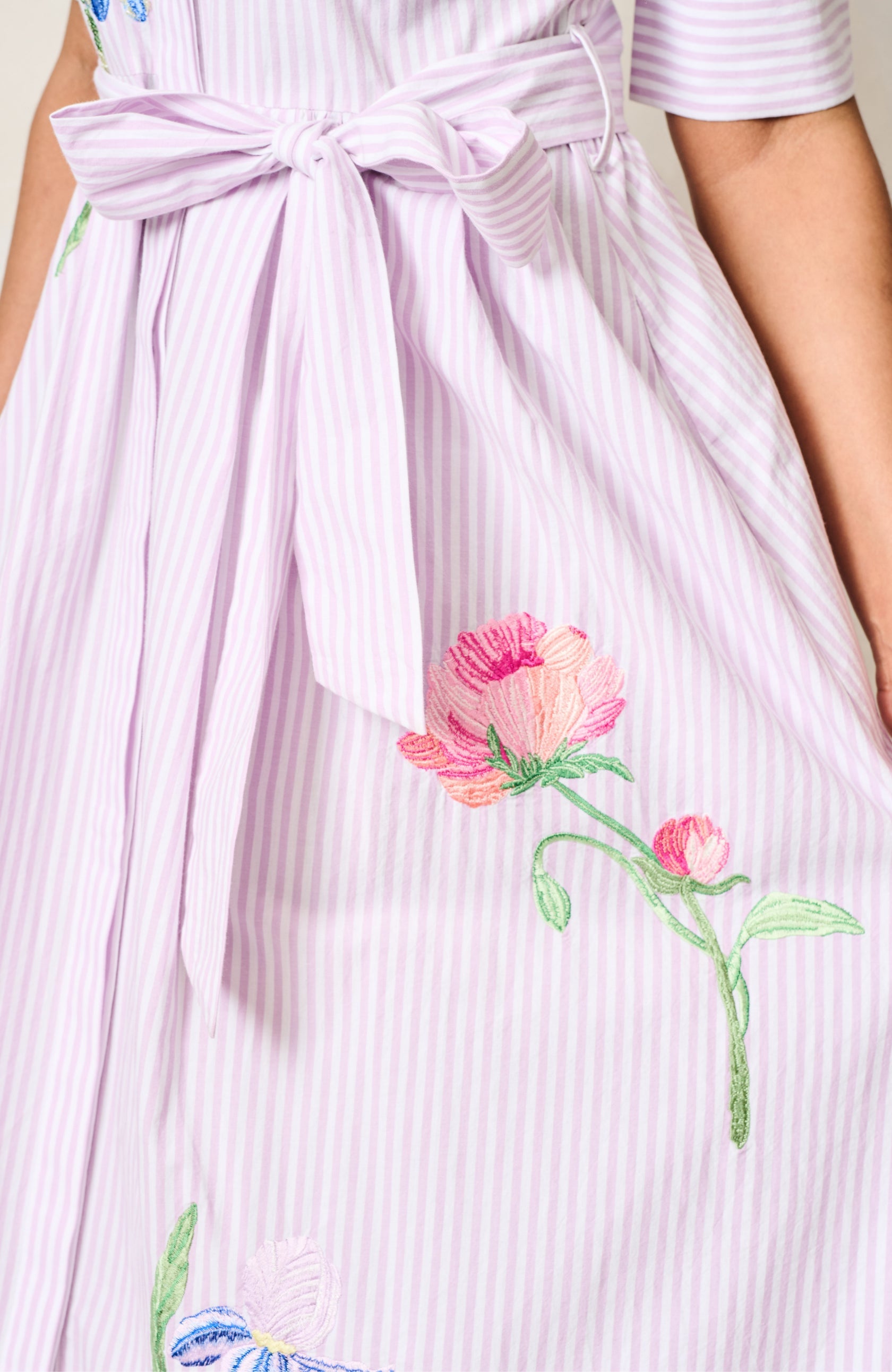 Hope & Ivy Merrin embroidered cotton shirt dress lifestyle close up tie belt 