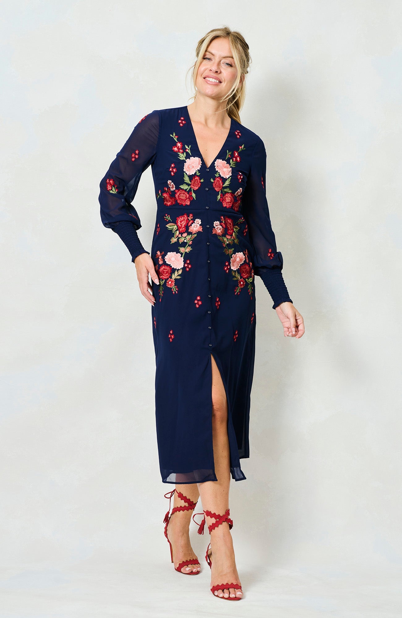 Occasionwear dress by Hope & Ivy styled with heels