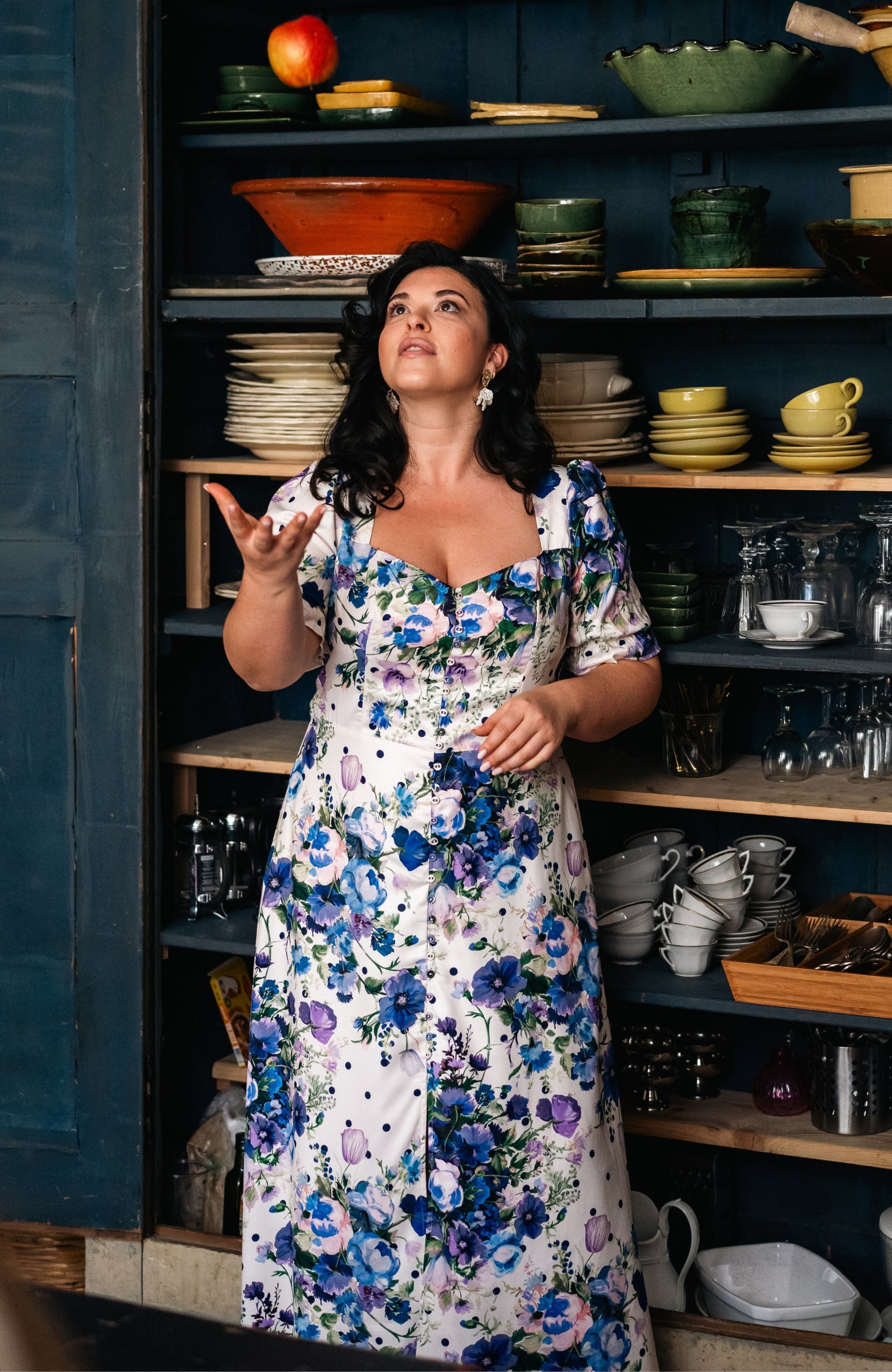Hope & Ivy Nadalia puff sleeve floral midi dress lifestyle image