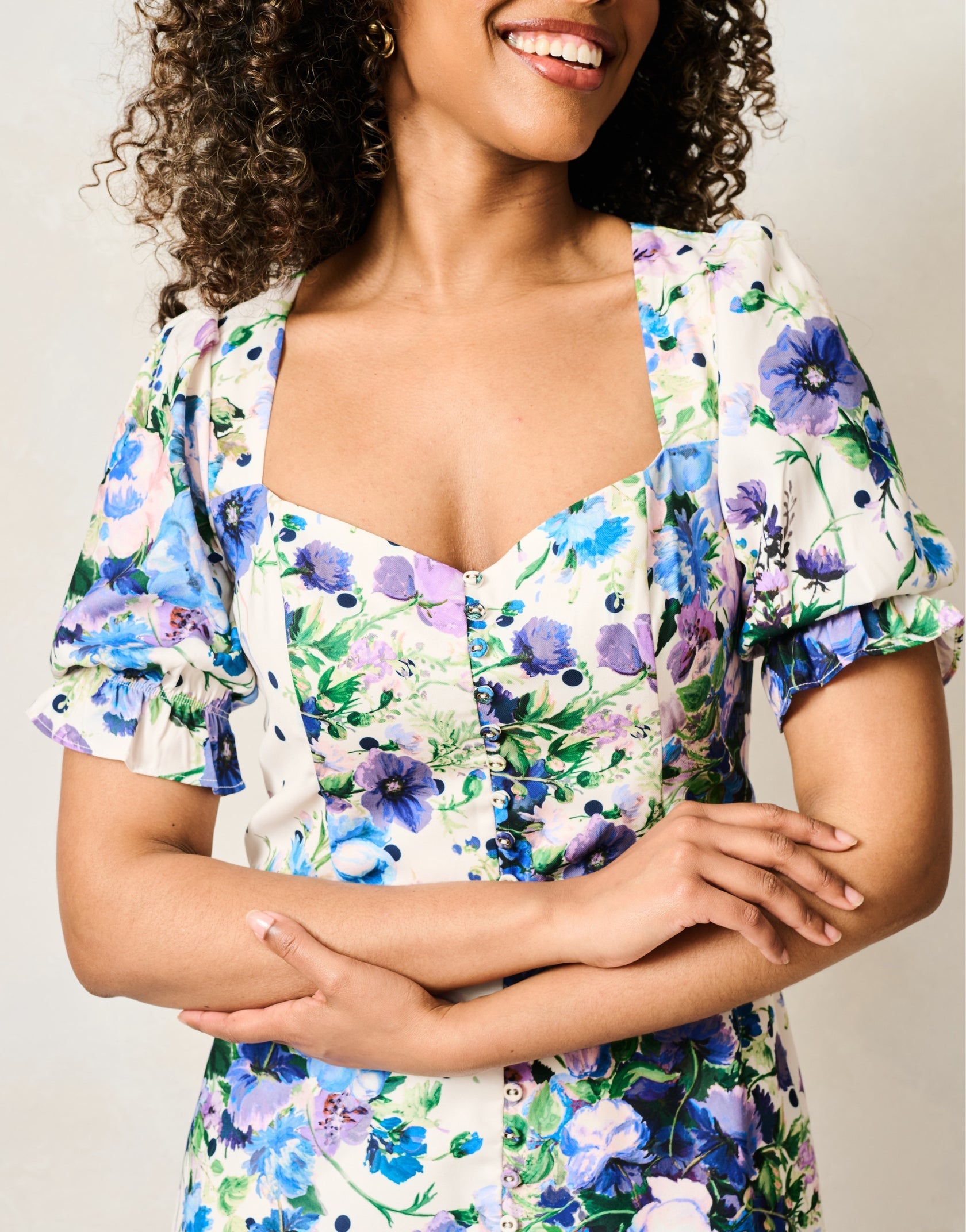 Hope & Ivy Nadalia sweetheart neckline and puff sleeve detail