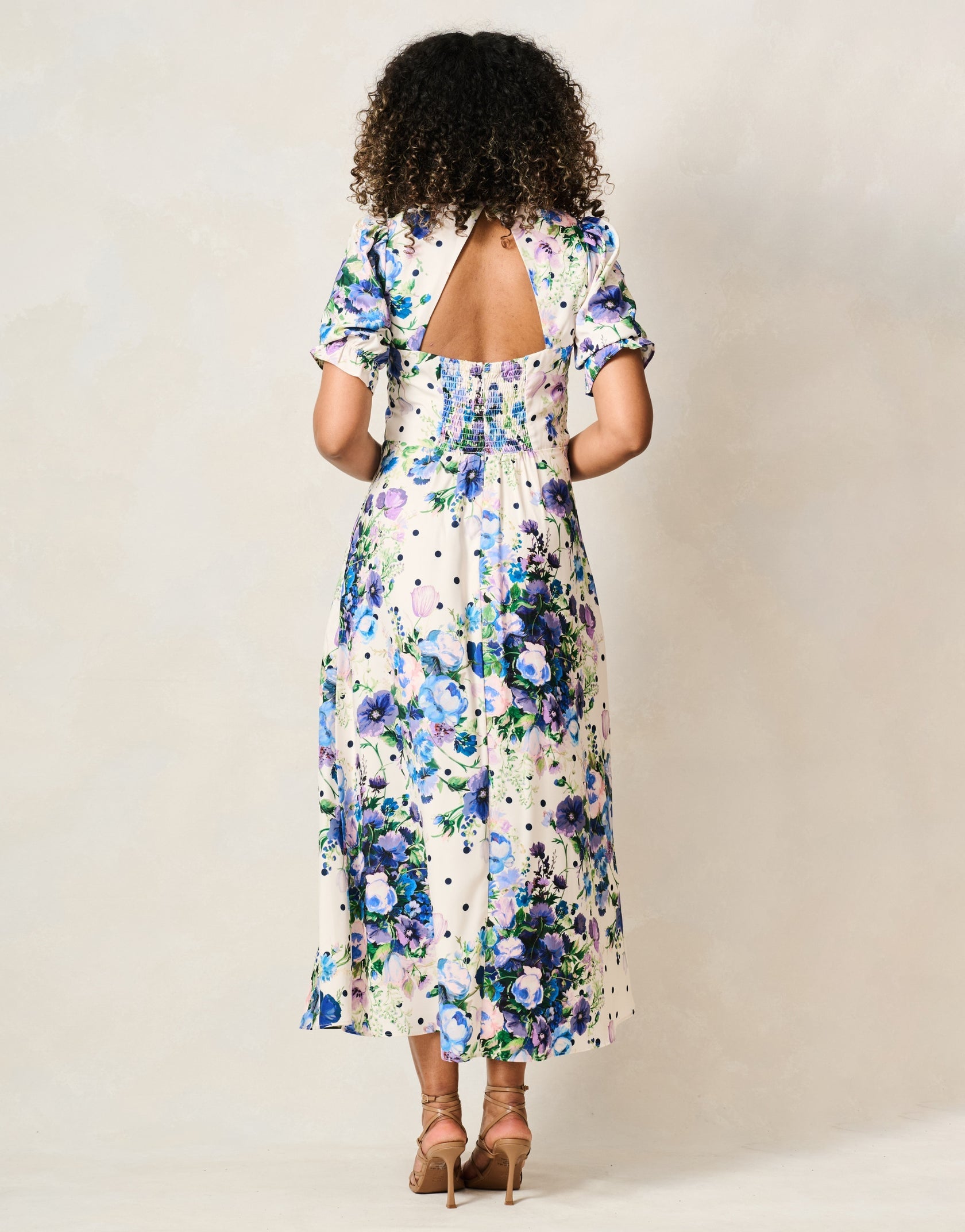 Hope & Ivy Nadalia blue floral midi dress back view