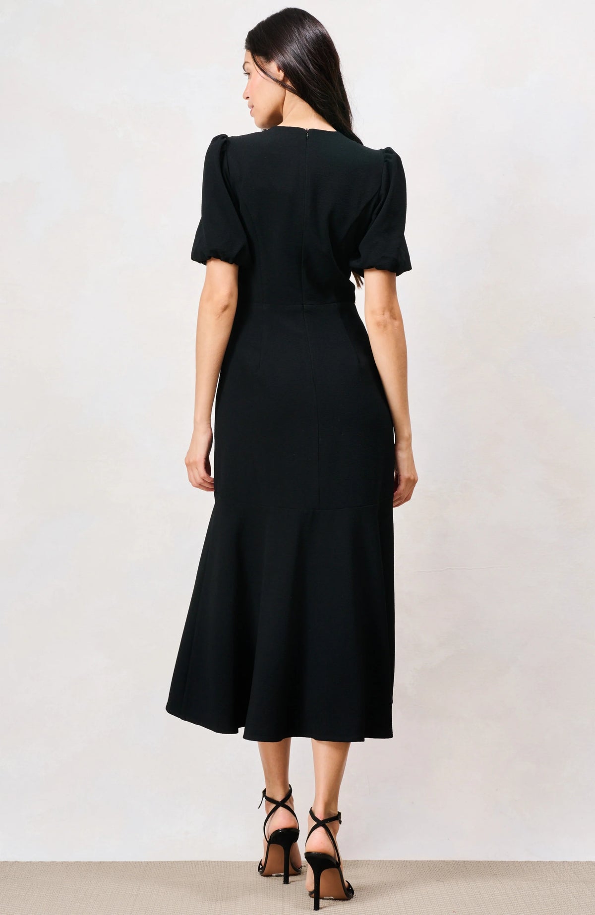 Hope & Ivy Sutton black puff sleeve midi dress – back model view
