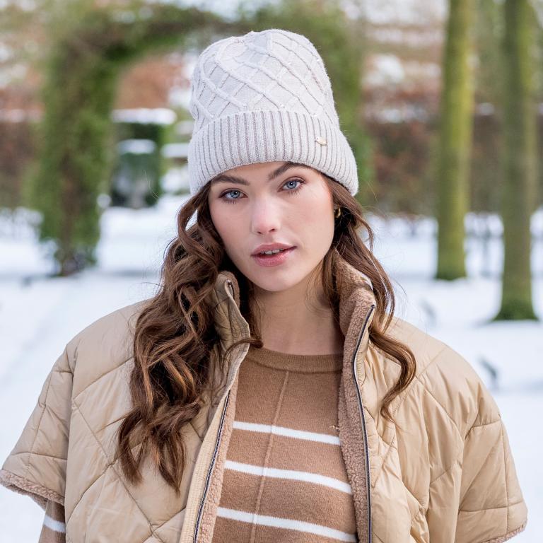 HV Society Juul beige diamond knit beanie hat styled on model