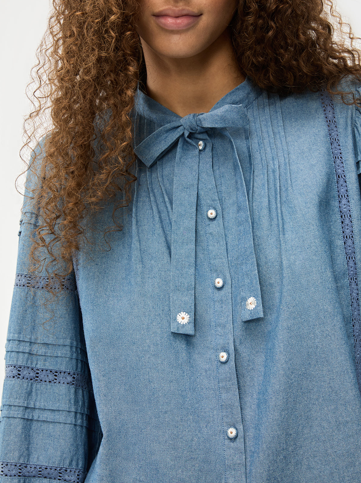 iBlues lace bow neck blouse detail close up