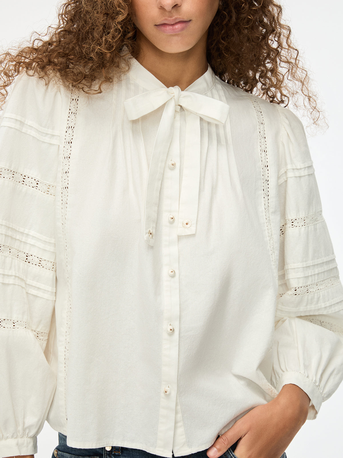 iBlues women’s ivory bow neck lace blouse detail