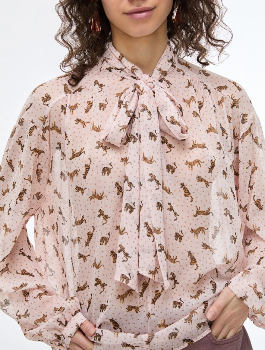 Close-up of iBlues Iblsecolo dressy leopard print top with oversized bow
