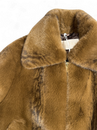 Zoomed view of faux fur collar and zip on Iblues Kartal jacket