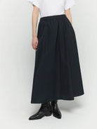 Iblues Nic Long Flared Skirt In Black