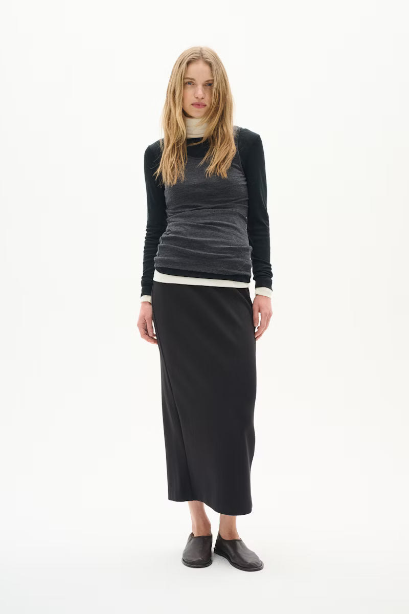 InWear AidaI black midi skirt full front view – Ribbon Rouge