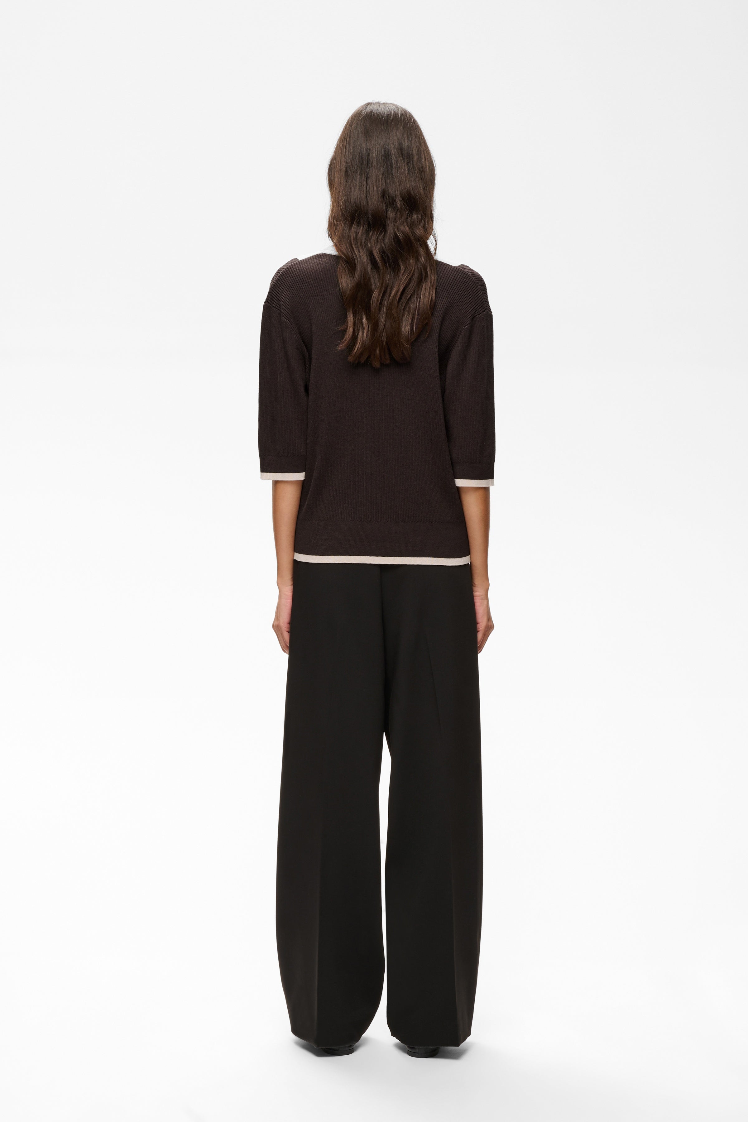 Back view of InWear Leenah brown V-neck jumper