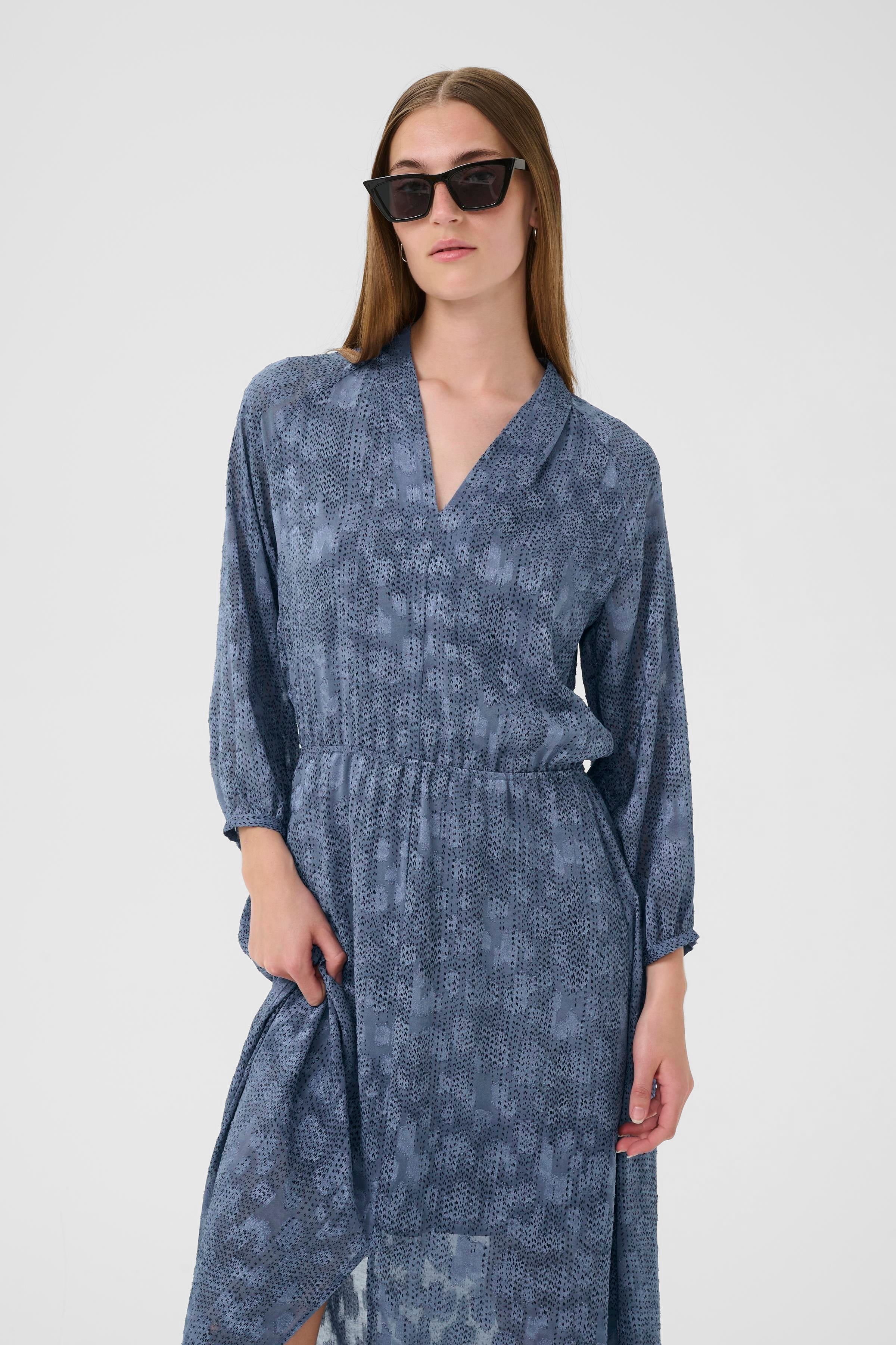 Oui Indigo Animal Print V-Neck Maxi Dress with seamed waist on model