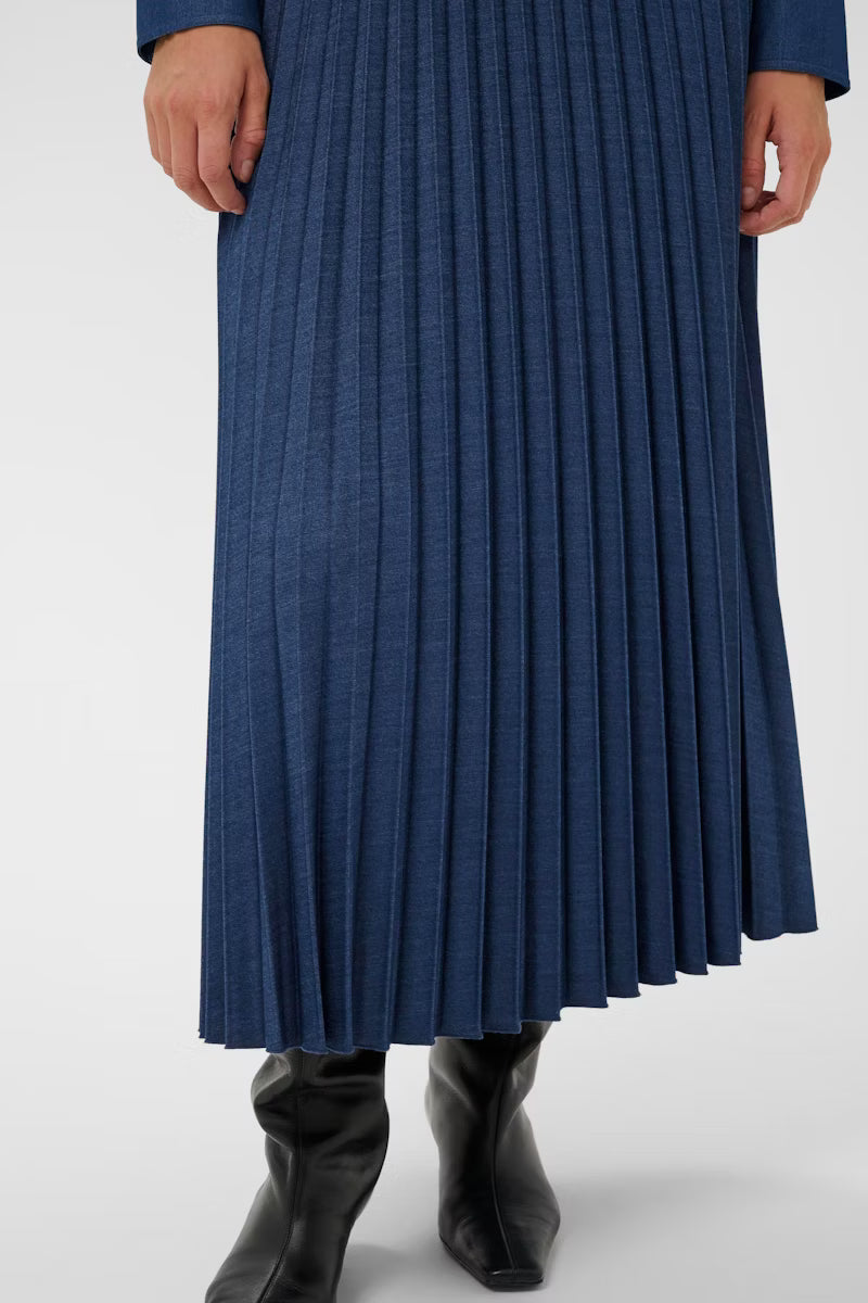 Front close-up of the pleated InWear Cherrie long skirt in denim blue