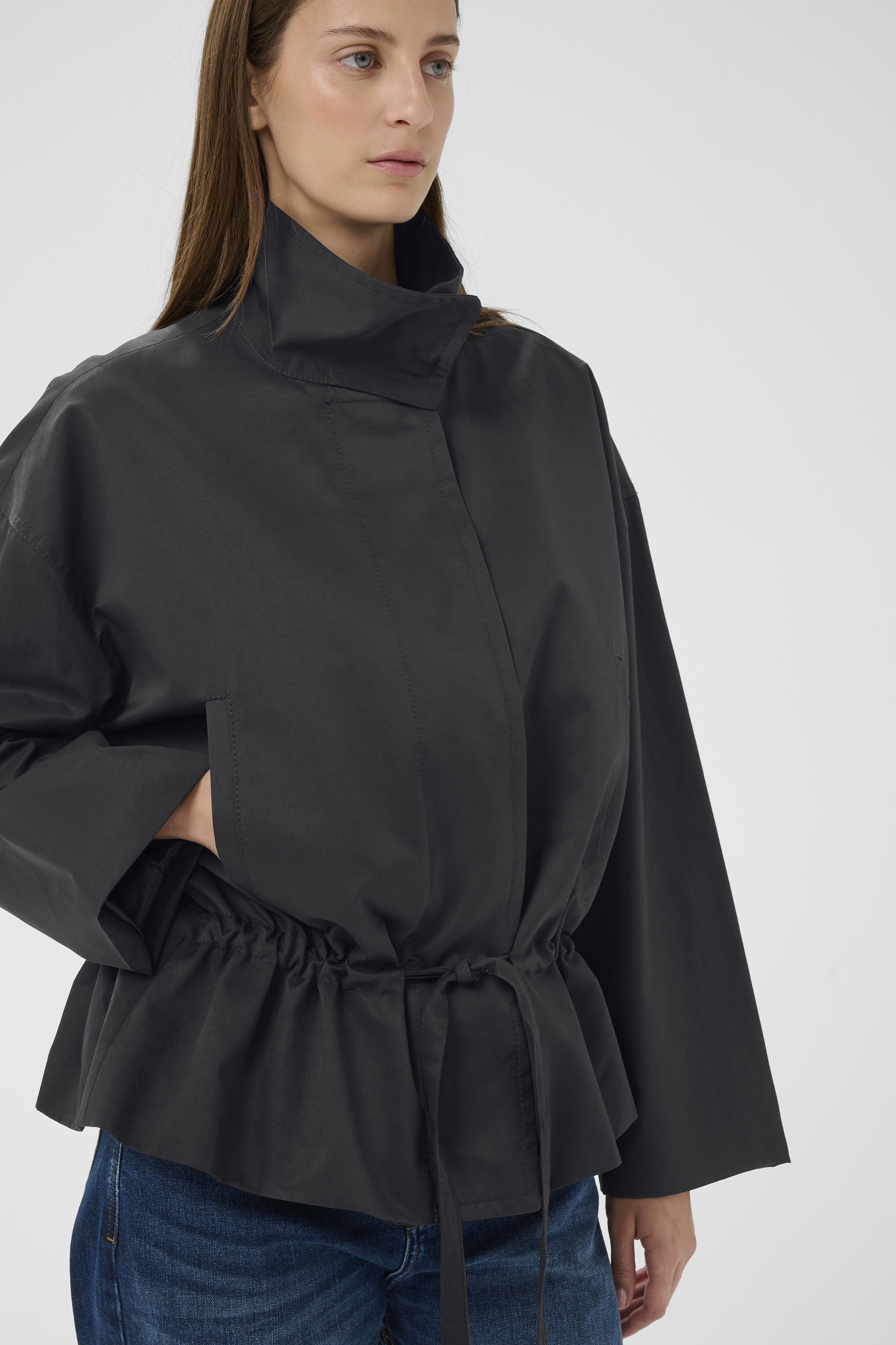 InWear Grace Lynn boxy jacket navy close-up of waist gathering