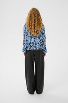 Rear view of InWear Gracie blue print blouse with soft shoulder shape