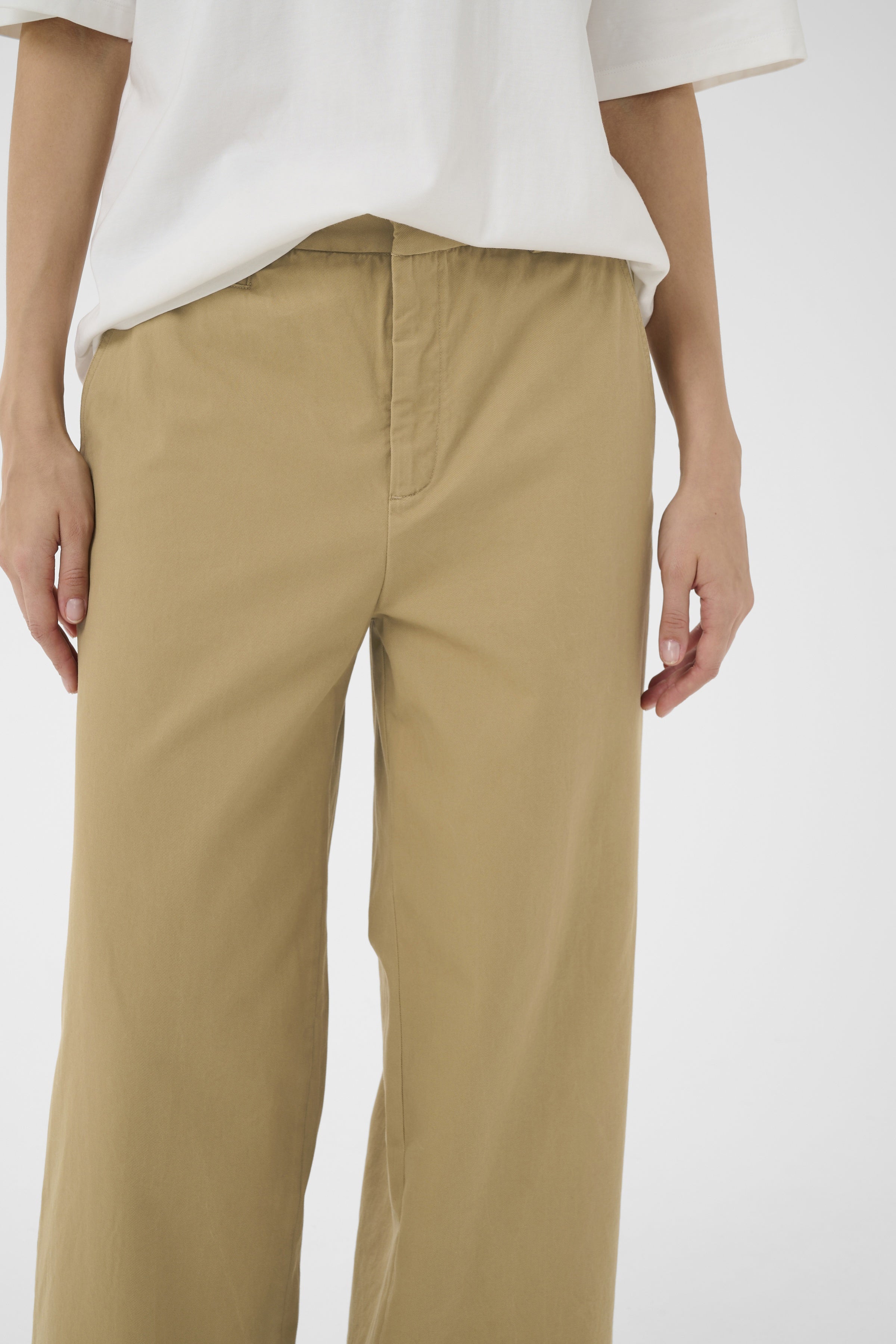 InWear Diaz trousers regular waist wide leg close-up