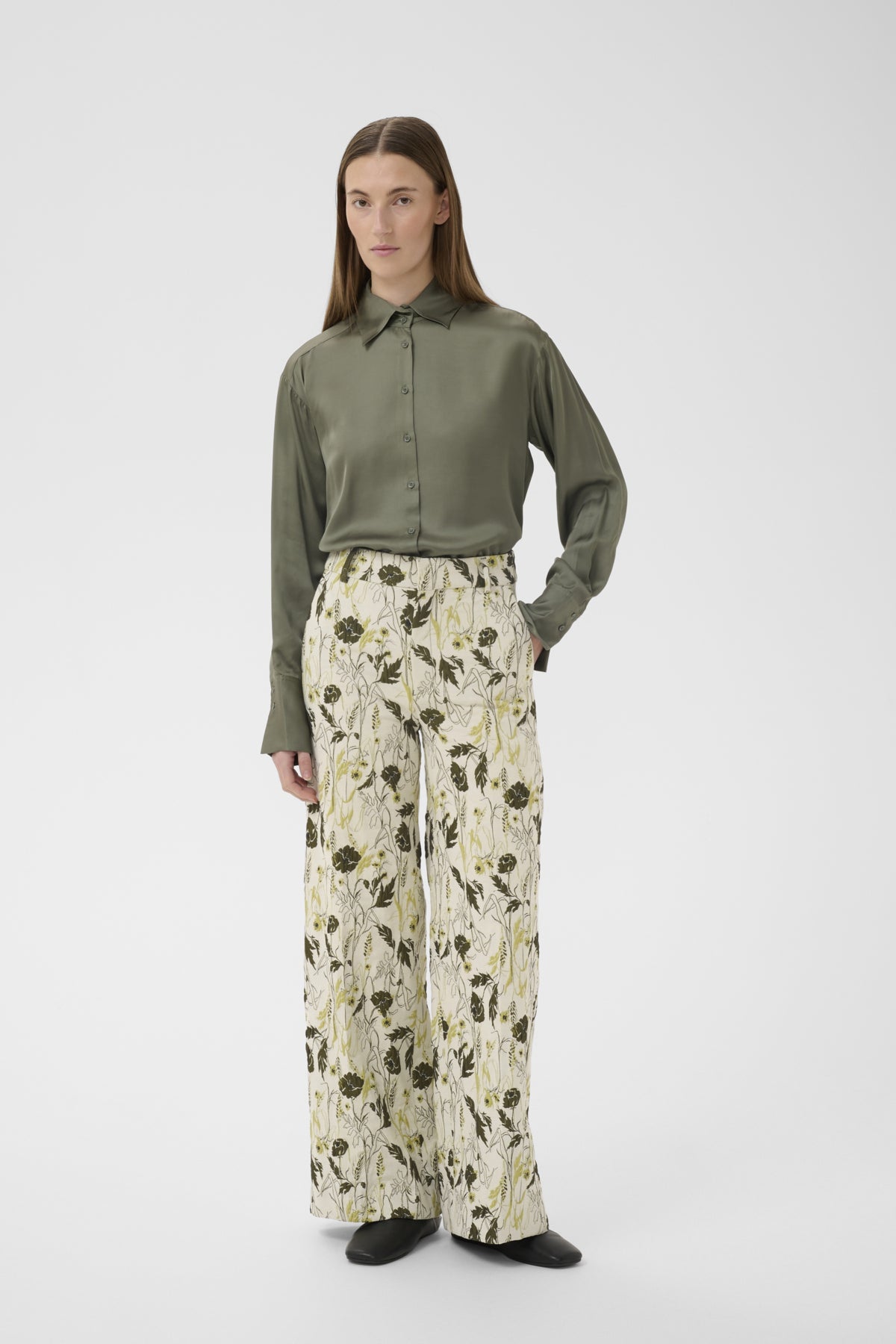 InWear Cecily botanical print wide leg trousers back view