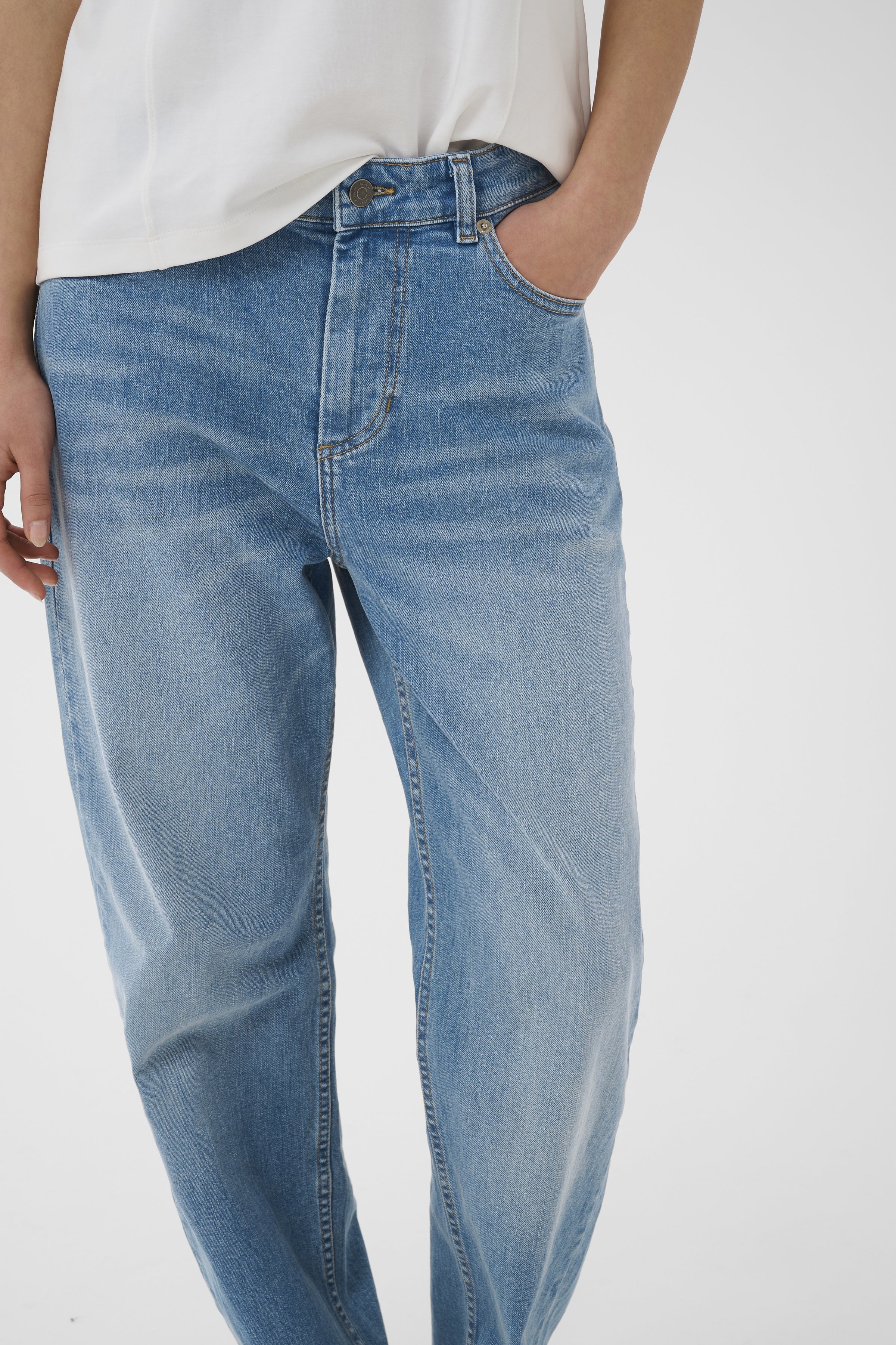 InWear Darlina light blue denim jeans pocket view