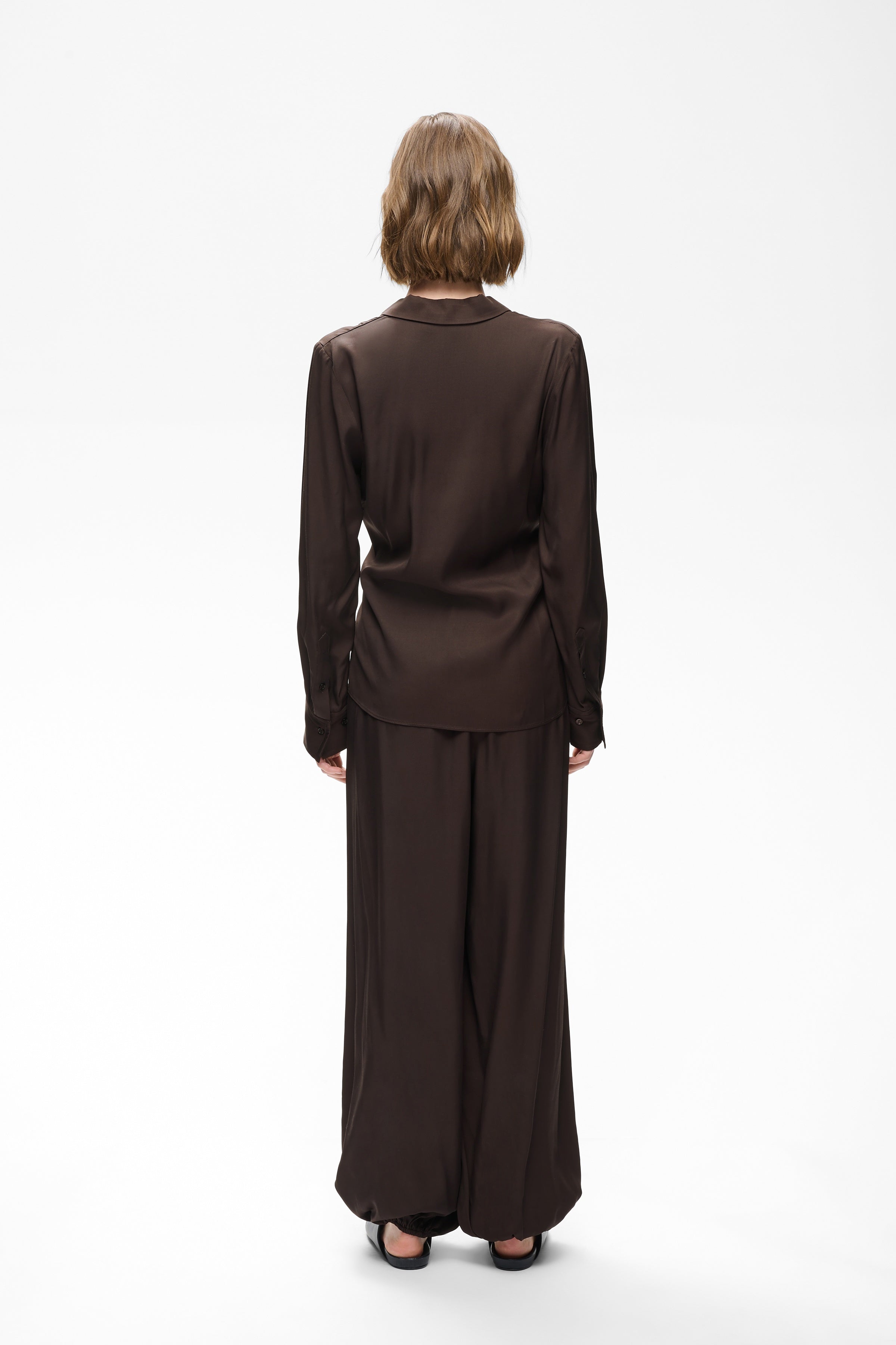Back view of InWear Meryl balloon hem trousers
