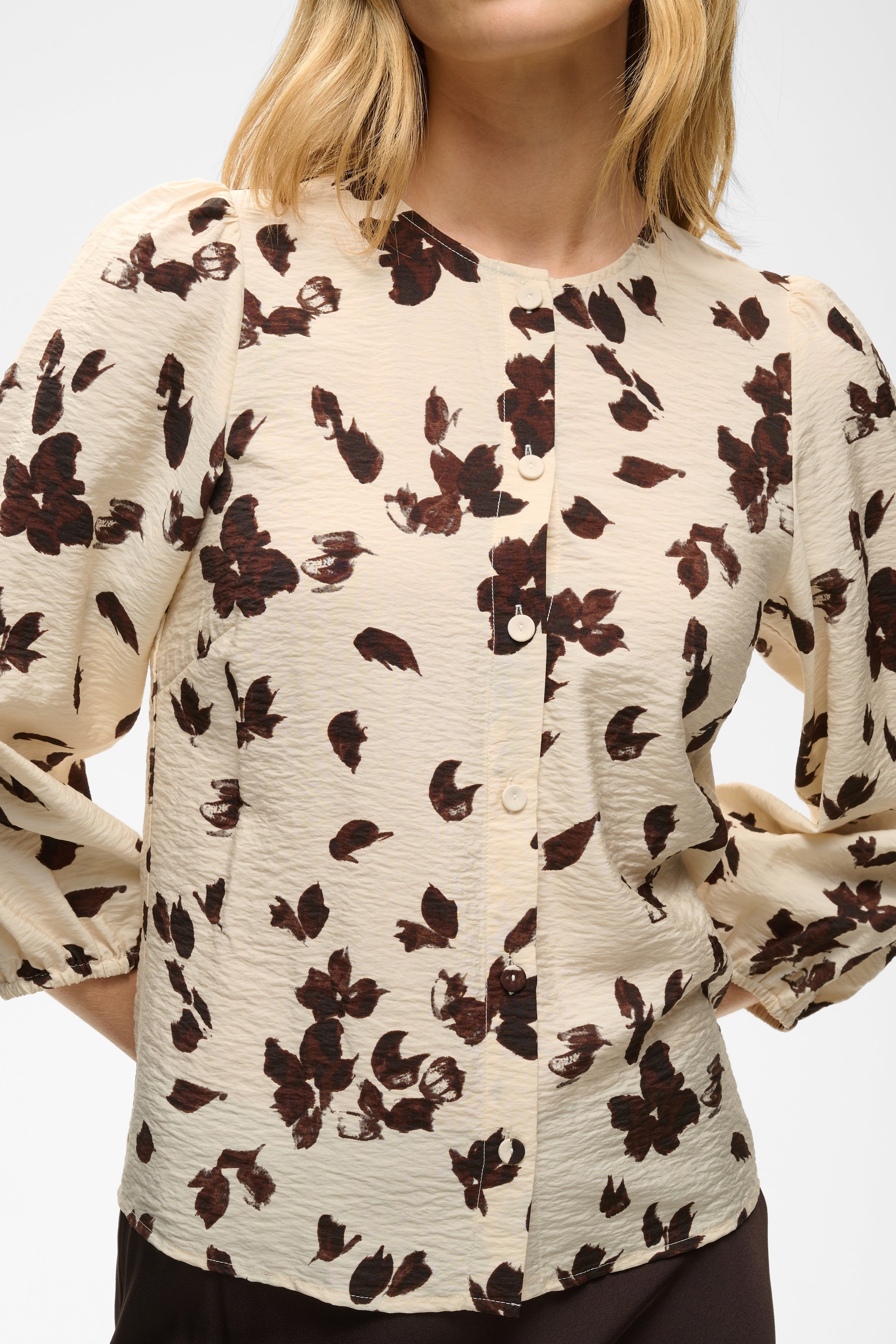 InWear Channie cream brown printed blouse close-up detail