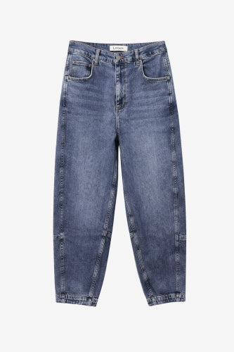  Jane Lushka Nevada blue barrel jeans front denim detail