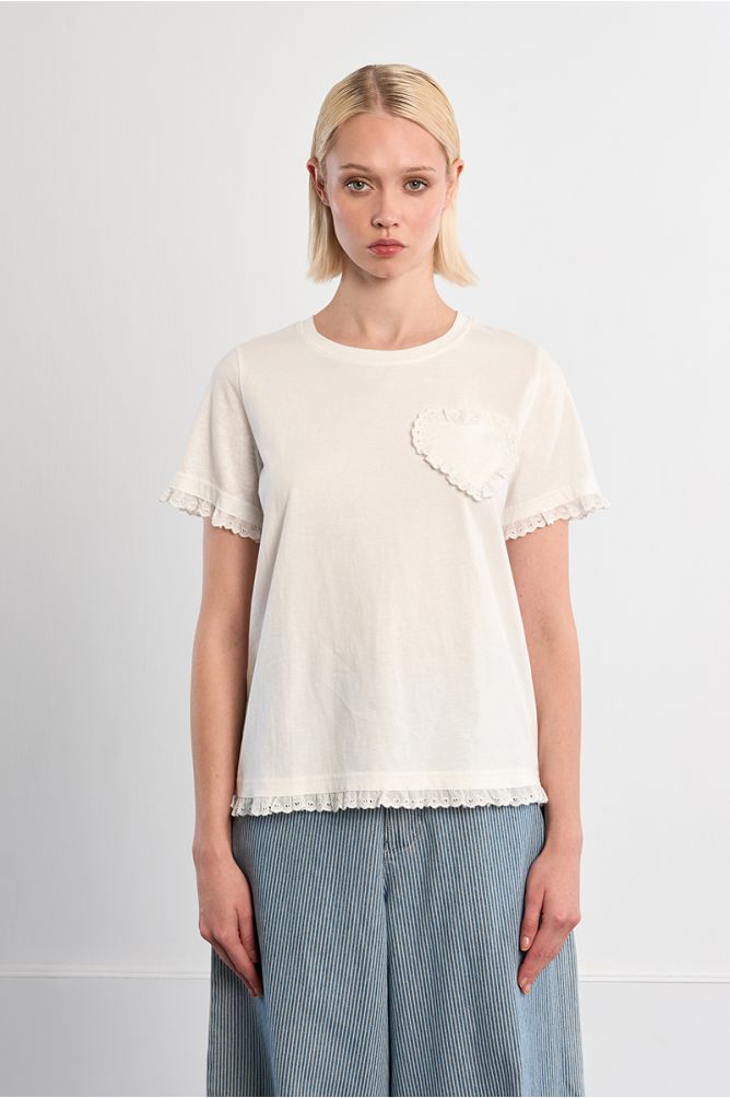 Lili Sidonio lace trim T-shirt with heart pocket front