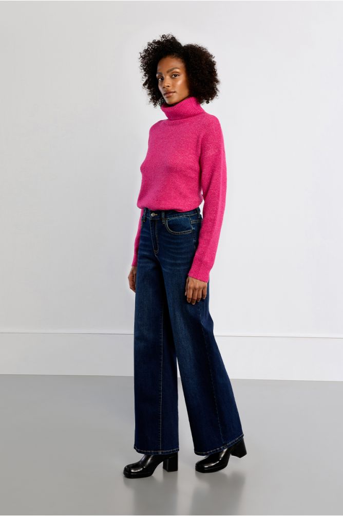 Lili Sidonio high-waisted wide leg jeans side view