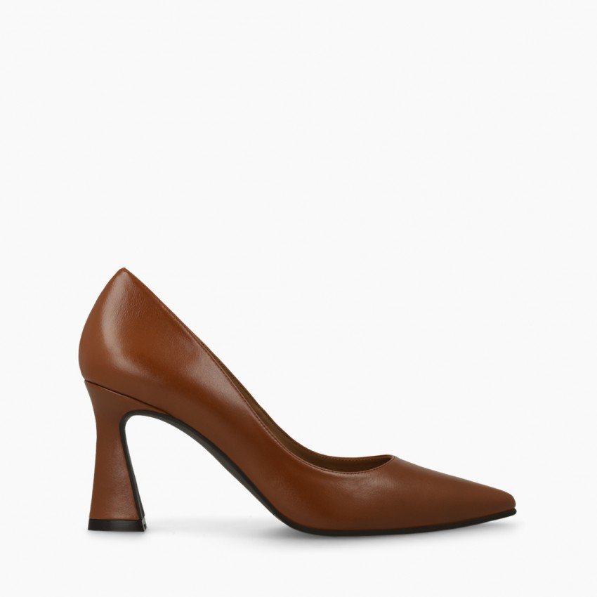 Side profile of Lodi Roa cognac brown leather pointed toe court shoe