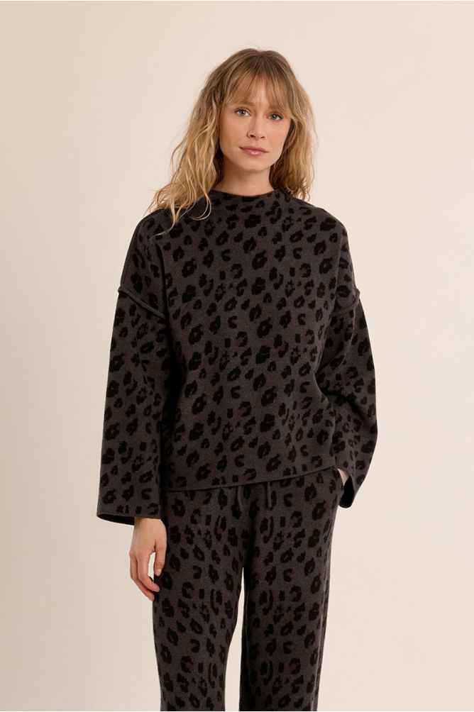 Molly Bracken women’s leopard print knit jumper front view