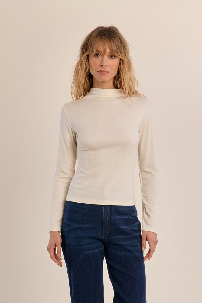Molly Bracken women’s cream fitted long sleeve top front view