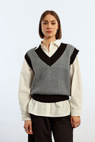 Molly Bracken Sleeveless Tweed Style V-Neck Jumper In Black & White